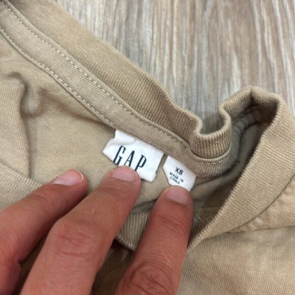 GAP Tan  Relaxed  Snoopy Graphic Tee size XS men - Picture 5 of 7